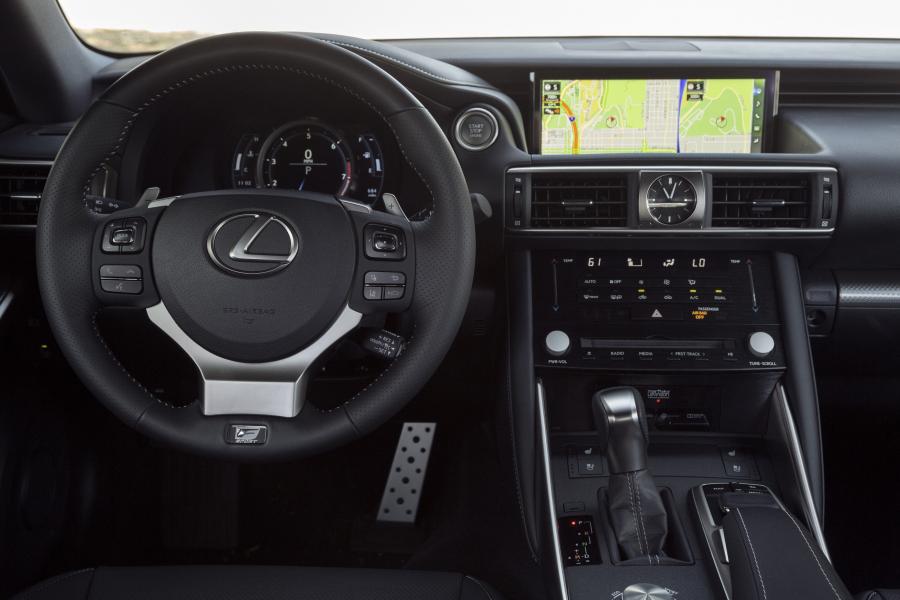 Торпедо Lexus IS350 AWD F-Sport 2016 года  (NA) (фото 6 из 40)